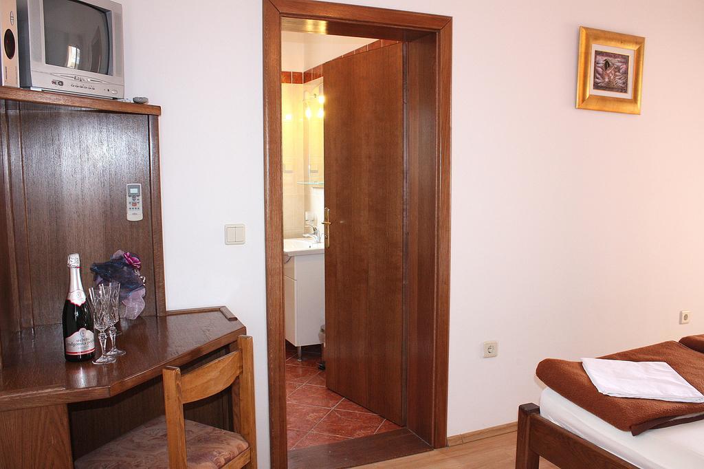 Mb Bed&Breakfast Pag Town Habitación foto
